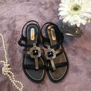 Flat sandals